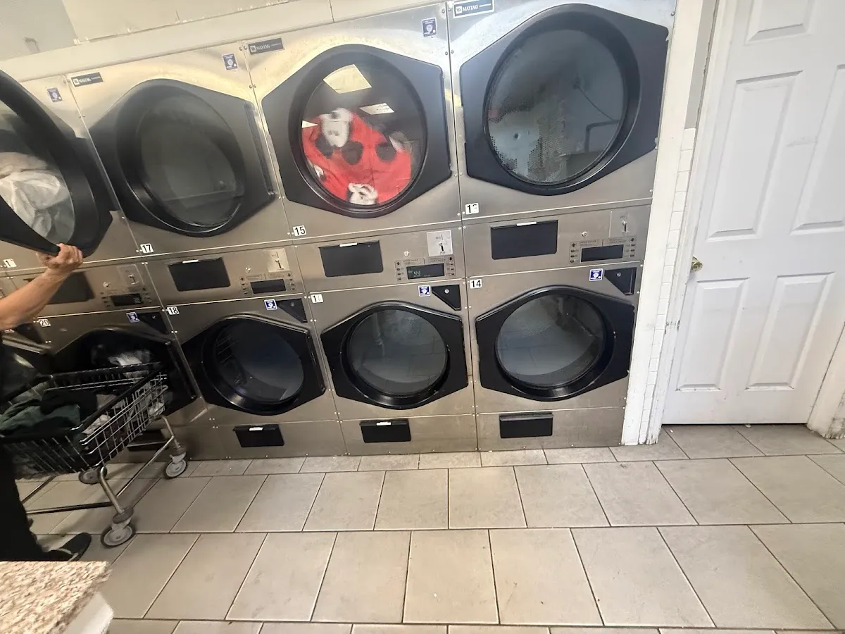 M&G Laundromat photo 4