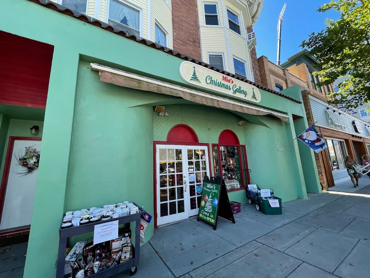 Mia's Christmas Gallery