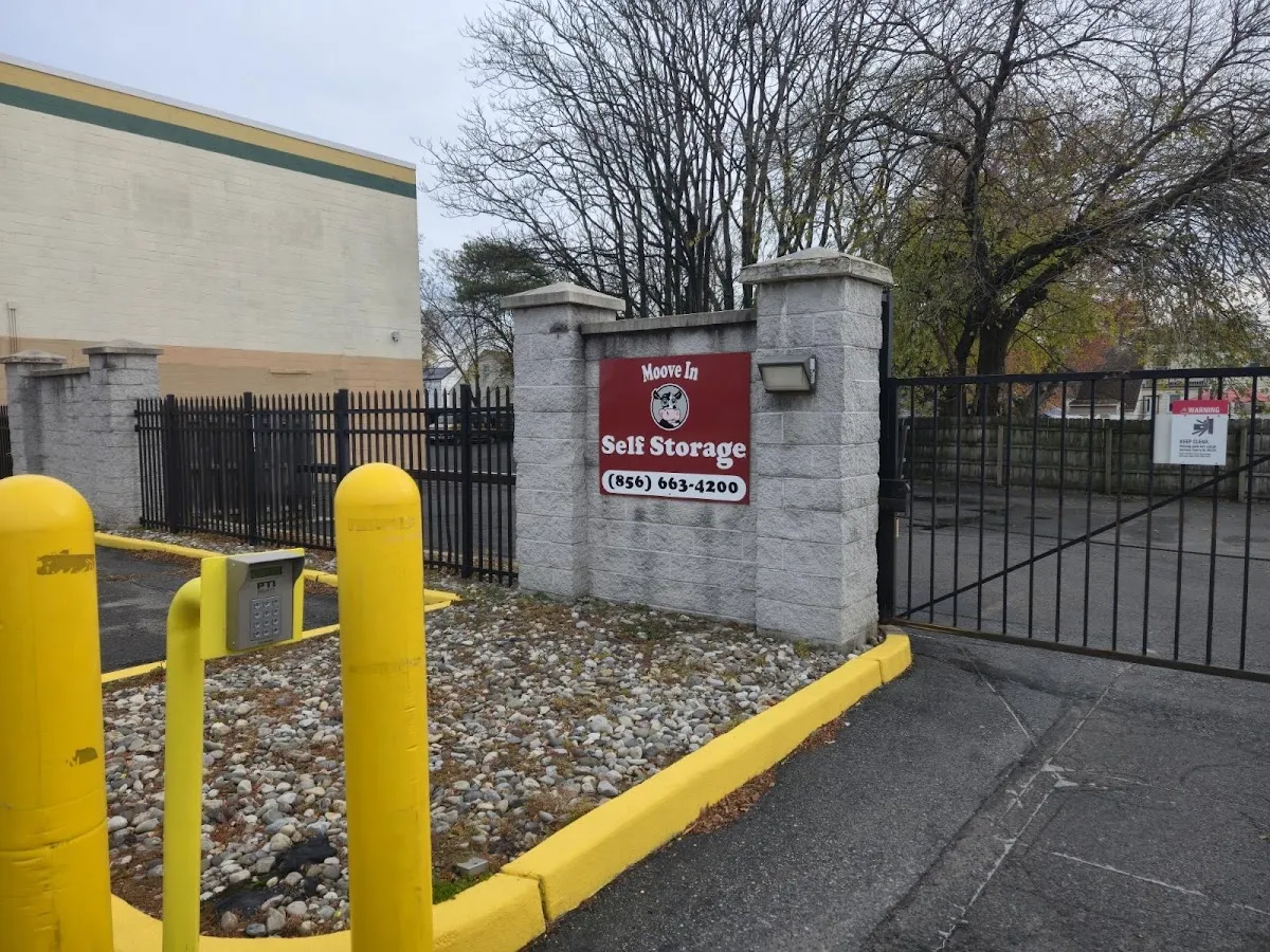 Moove In Self-Storage