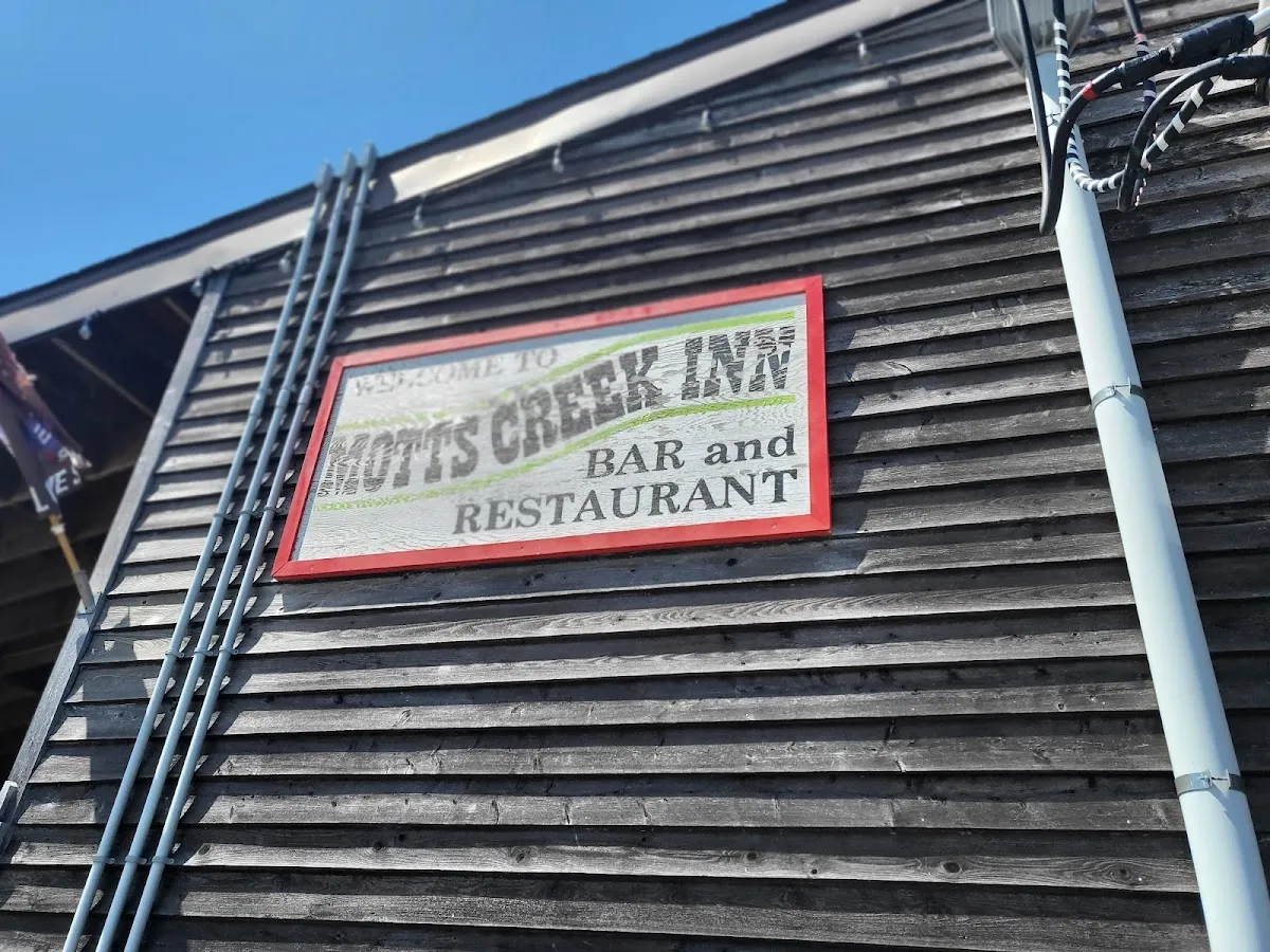 Motts Creek Inn