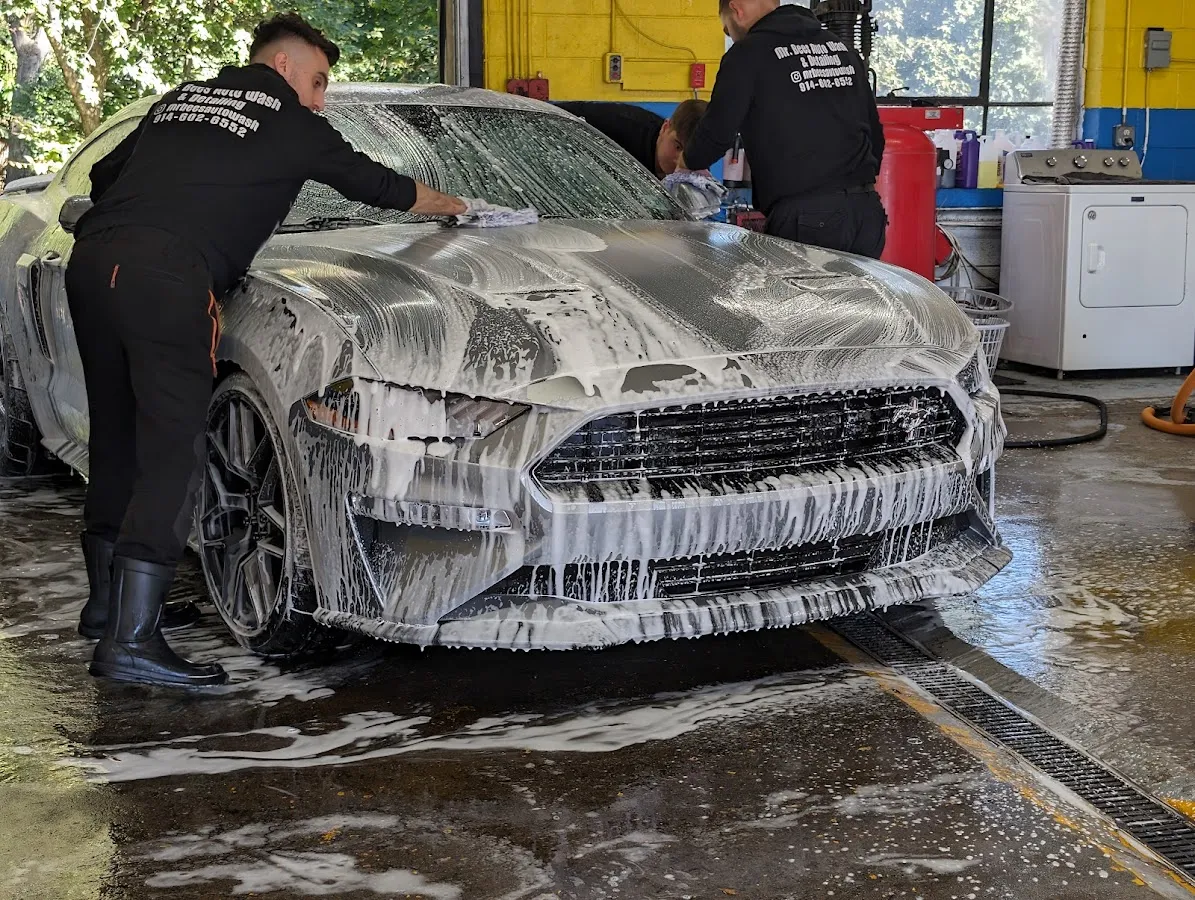 Mr. Bee's Auto Wash and Window Tinting photo 3