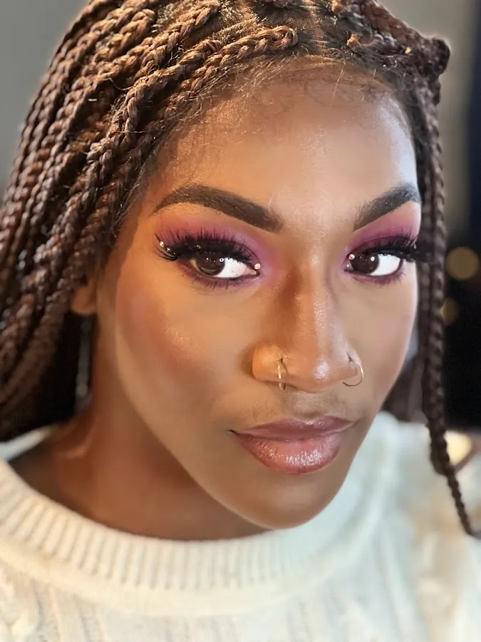 Niqs Sleek Makeup Looks LLC