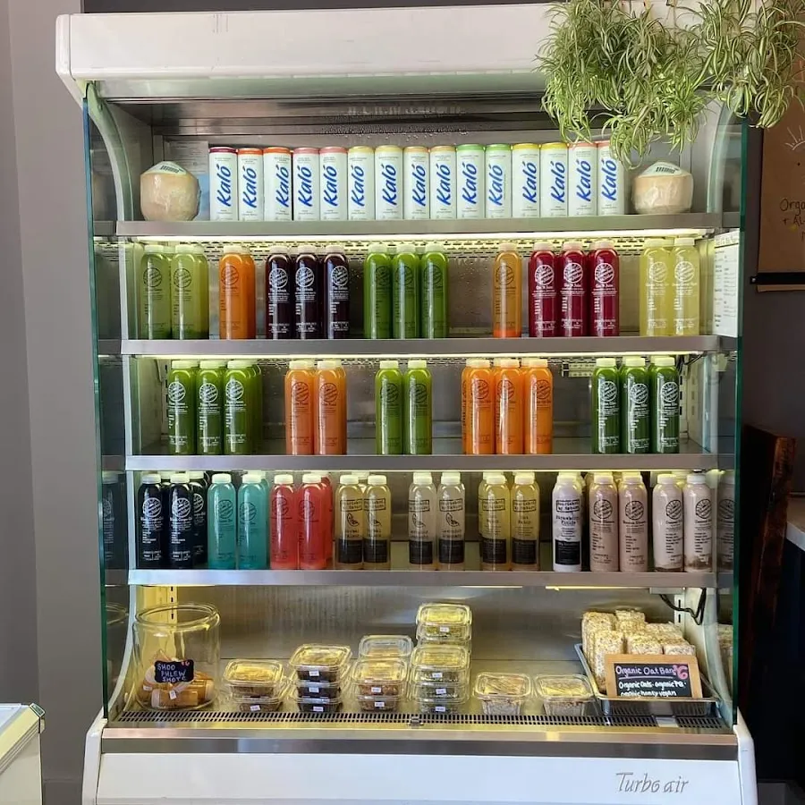 Nourished By Nature Smoothie & Cold Pressed Juice Shop photo 2