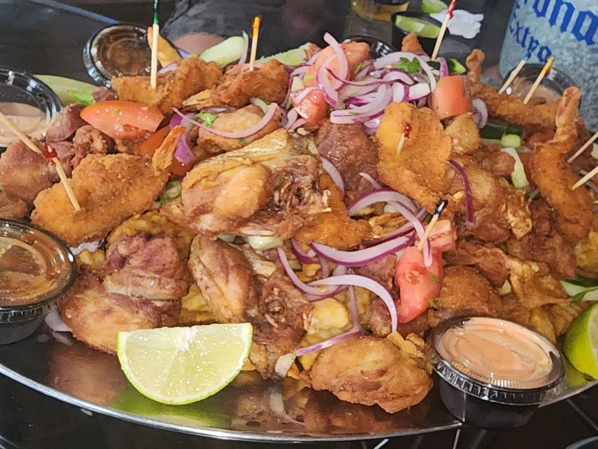 Nuevo Chapala Restaurant & Lounge photo 2