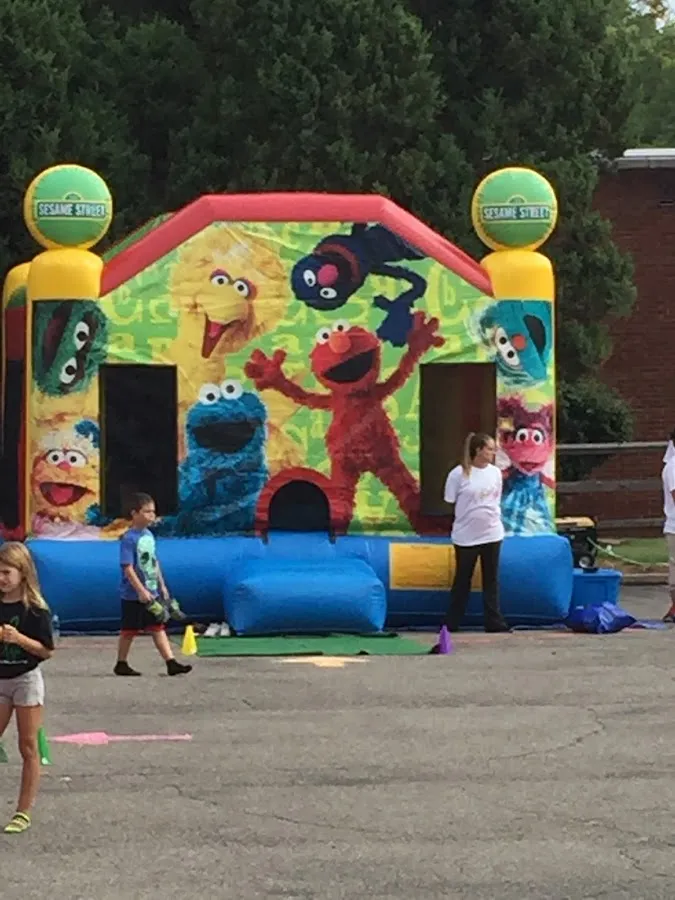 Party Moon Bounce photo 3