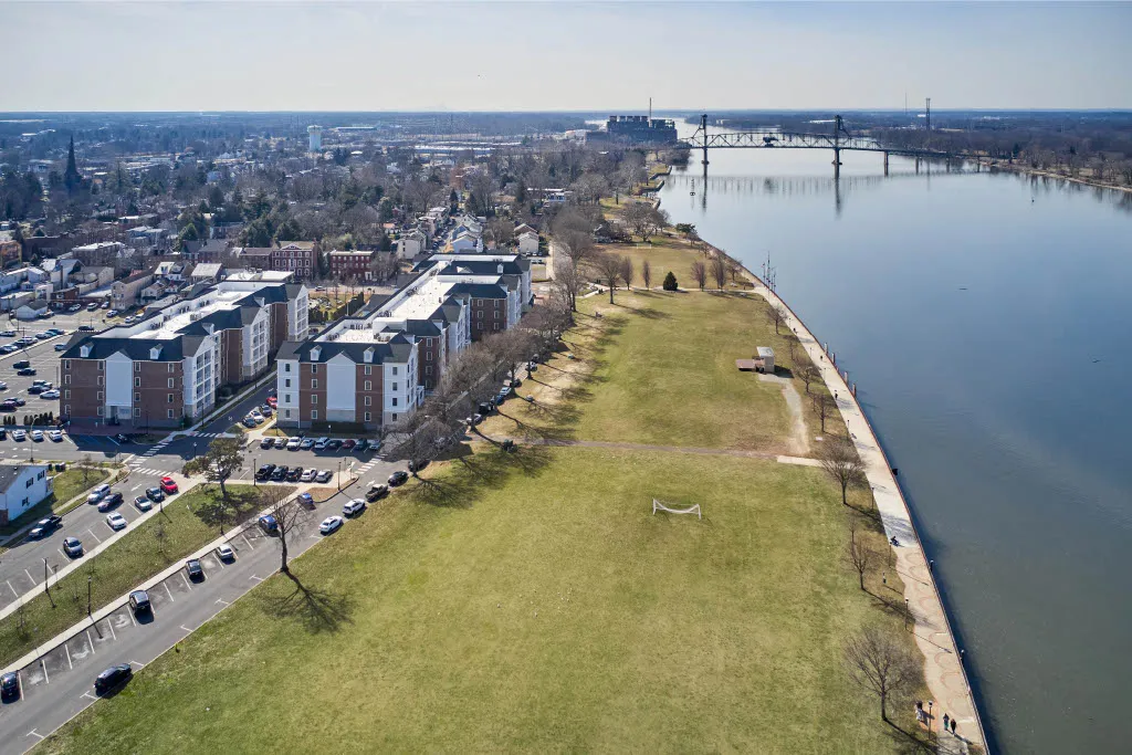 Pearl Pointe Apartments photo 3