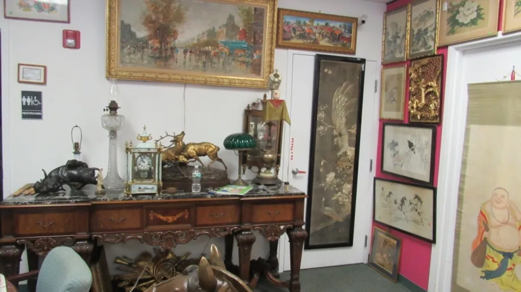 Pennington Antiques & Consignment photo 3
