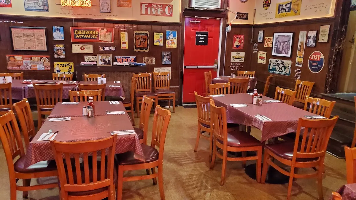 Pete's Steakhouse Tavern photo 5