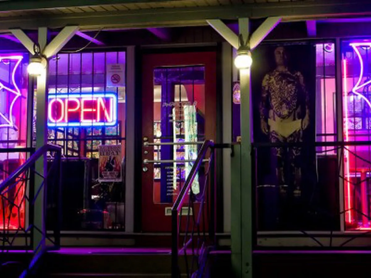 Phantom 8 Tattoo & Piercing