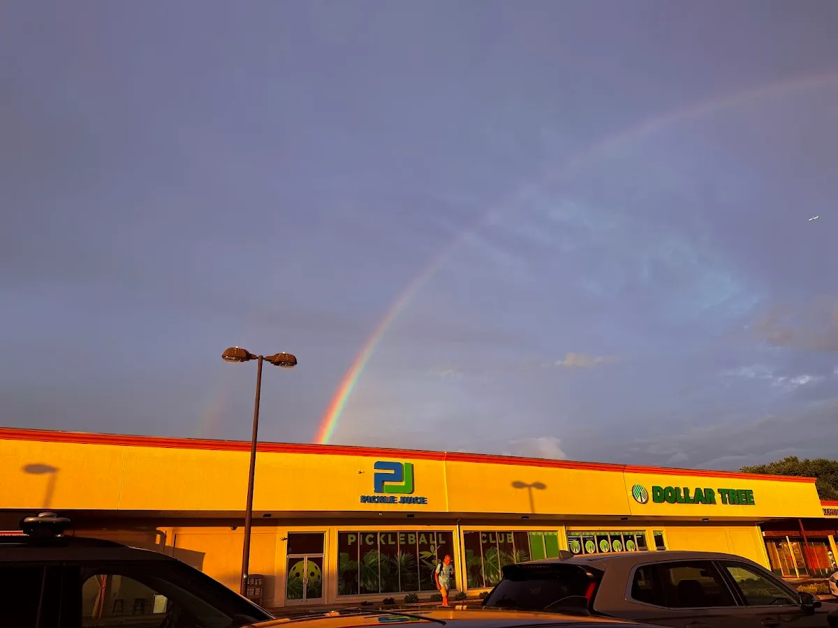 Pickle Juice Pickleball Club photo 2