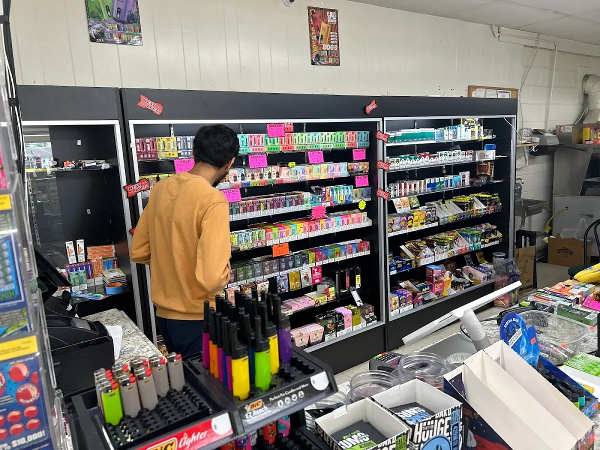 Pine Run Deli and Smoke Shop photo 3