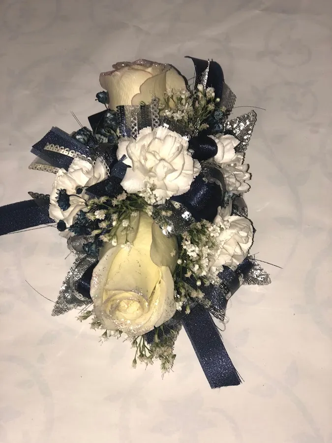 Pleasantville Flowers photo 3