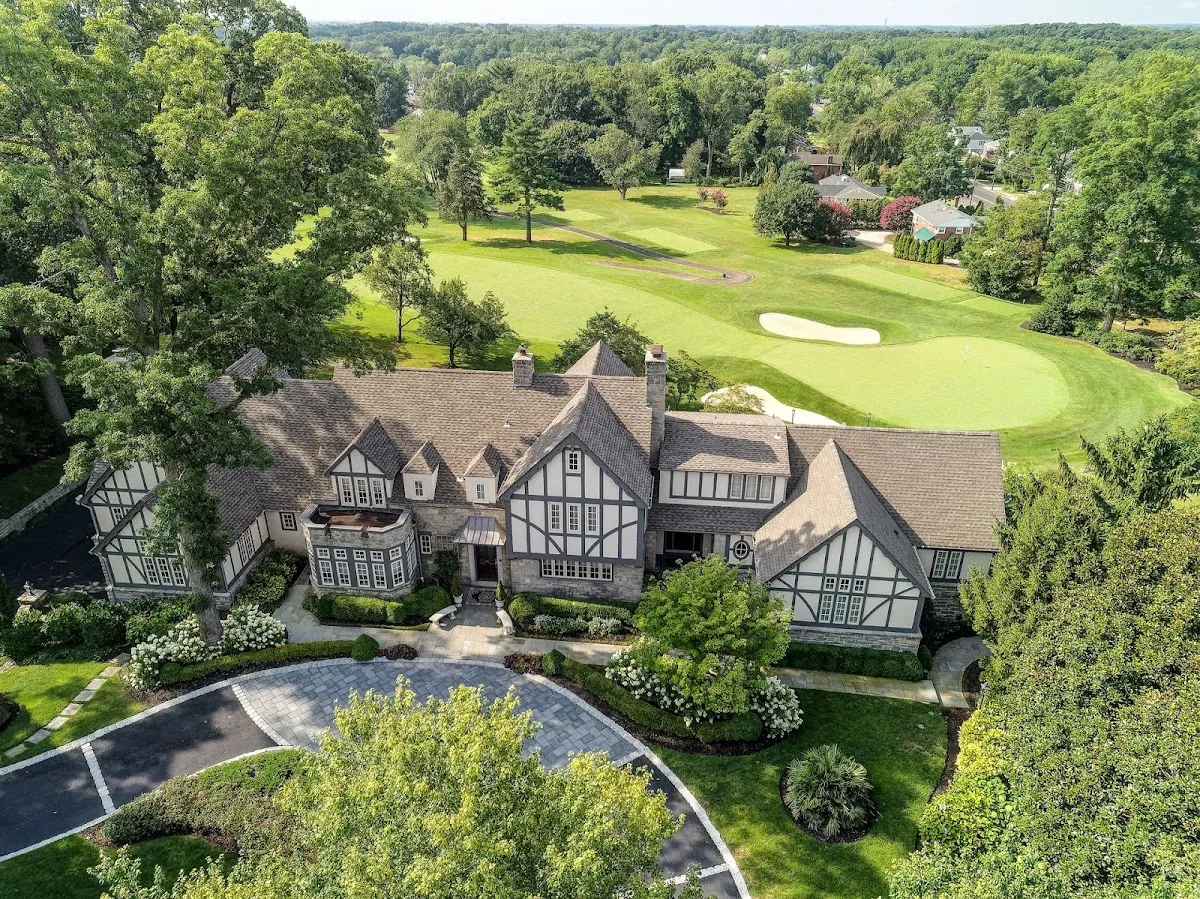 Prominent Properties Sotheby's International Realty photo 5