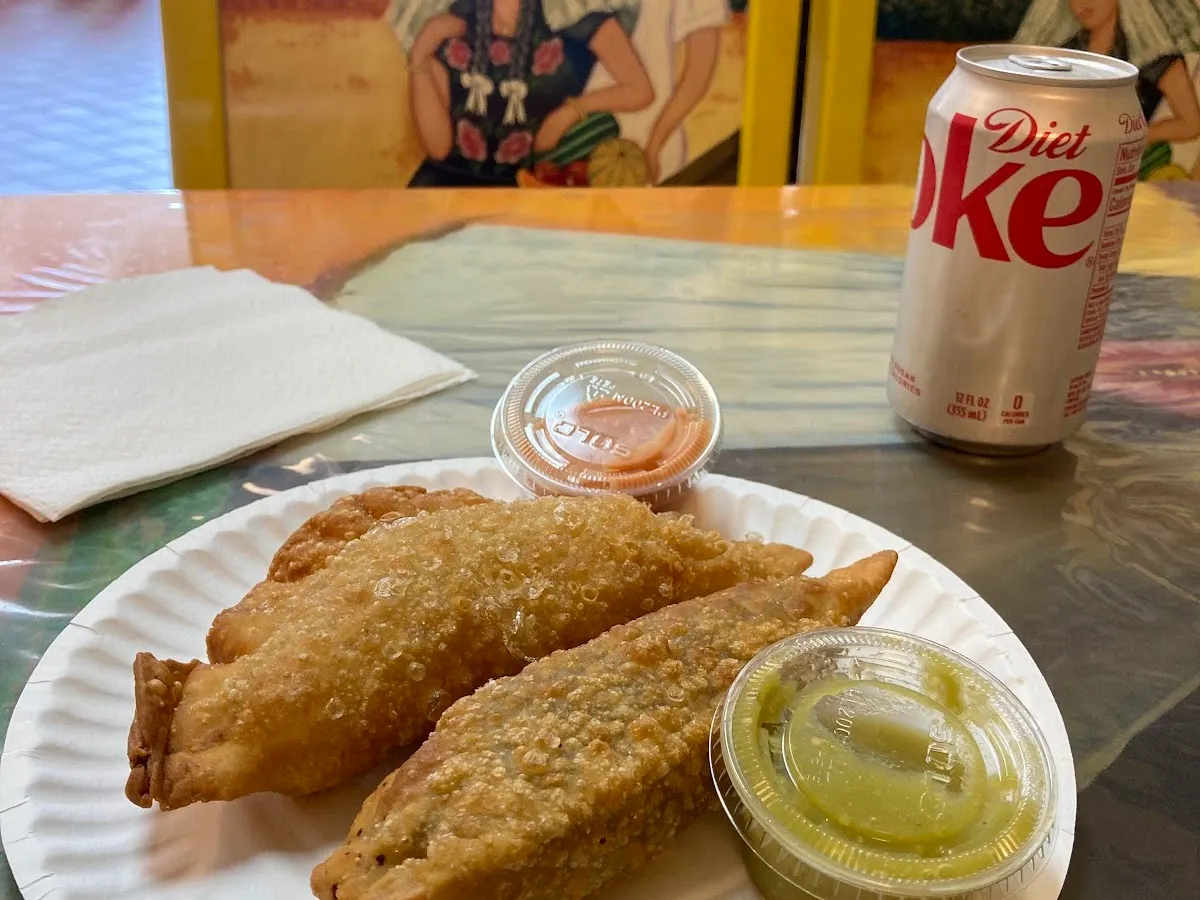 Queens Pizza Palace photo 3