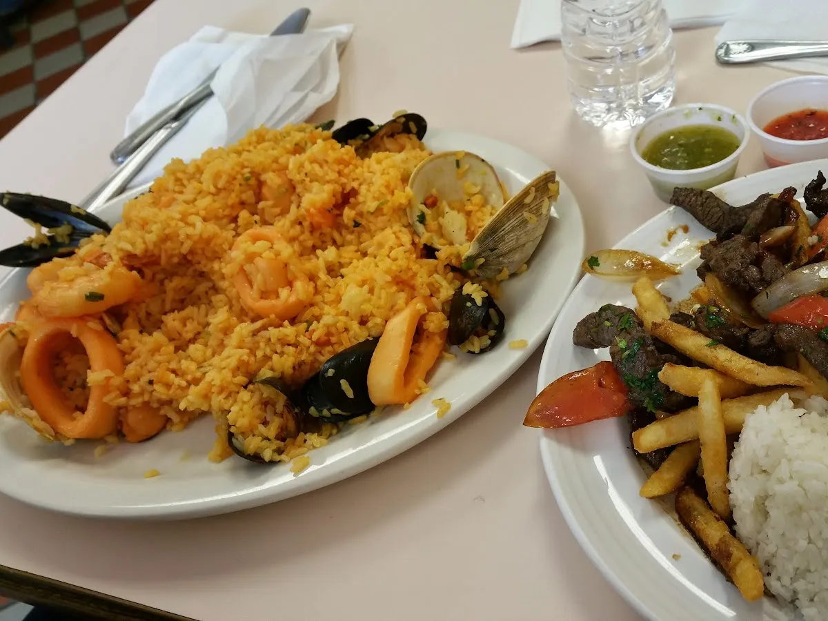 Queens Pizza Palace photo 4