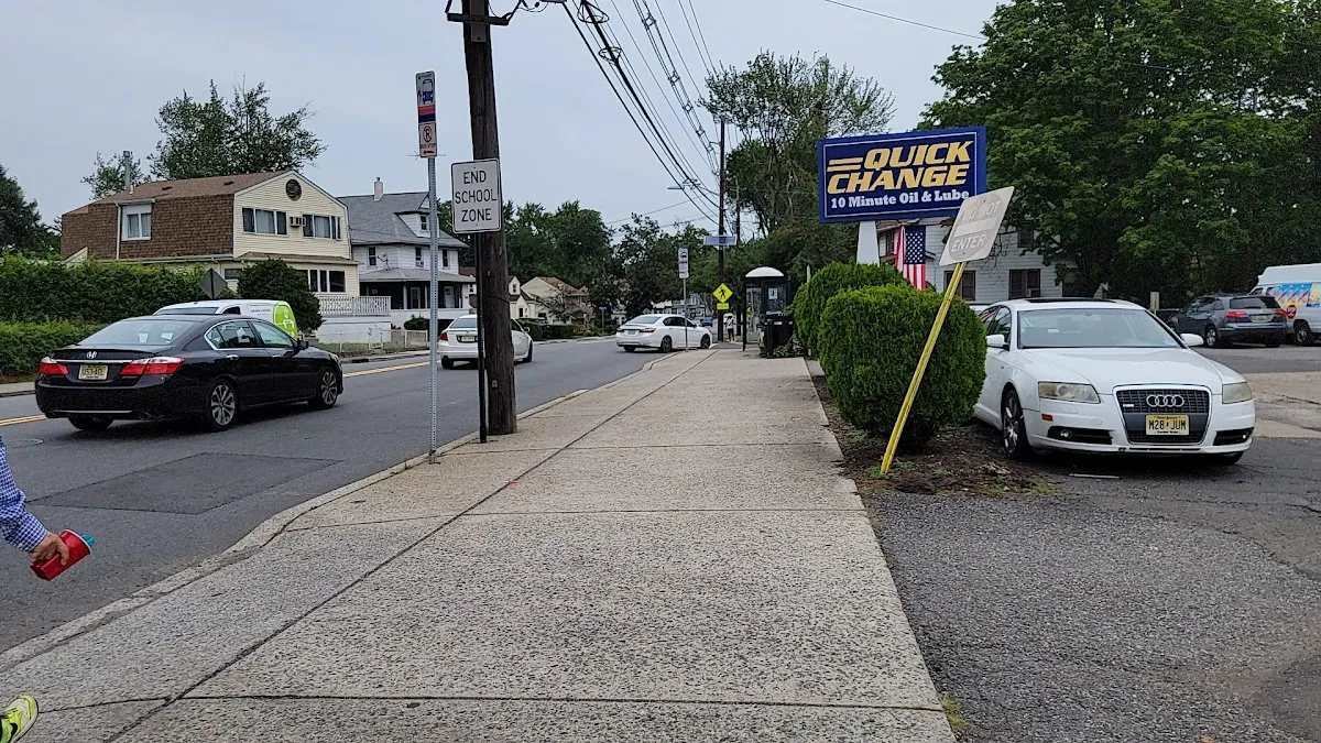 Quick Change - Open 7 Days photo 3