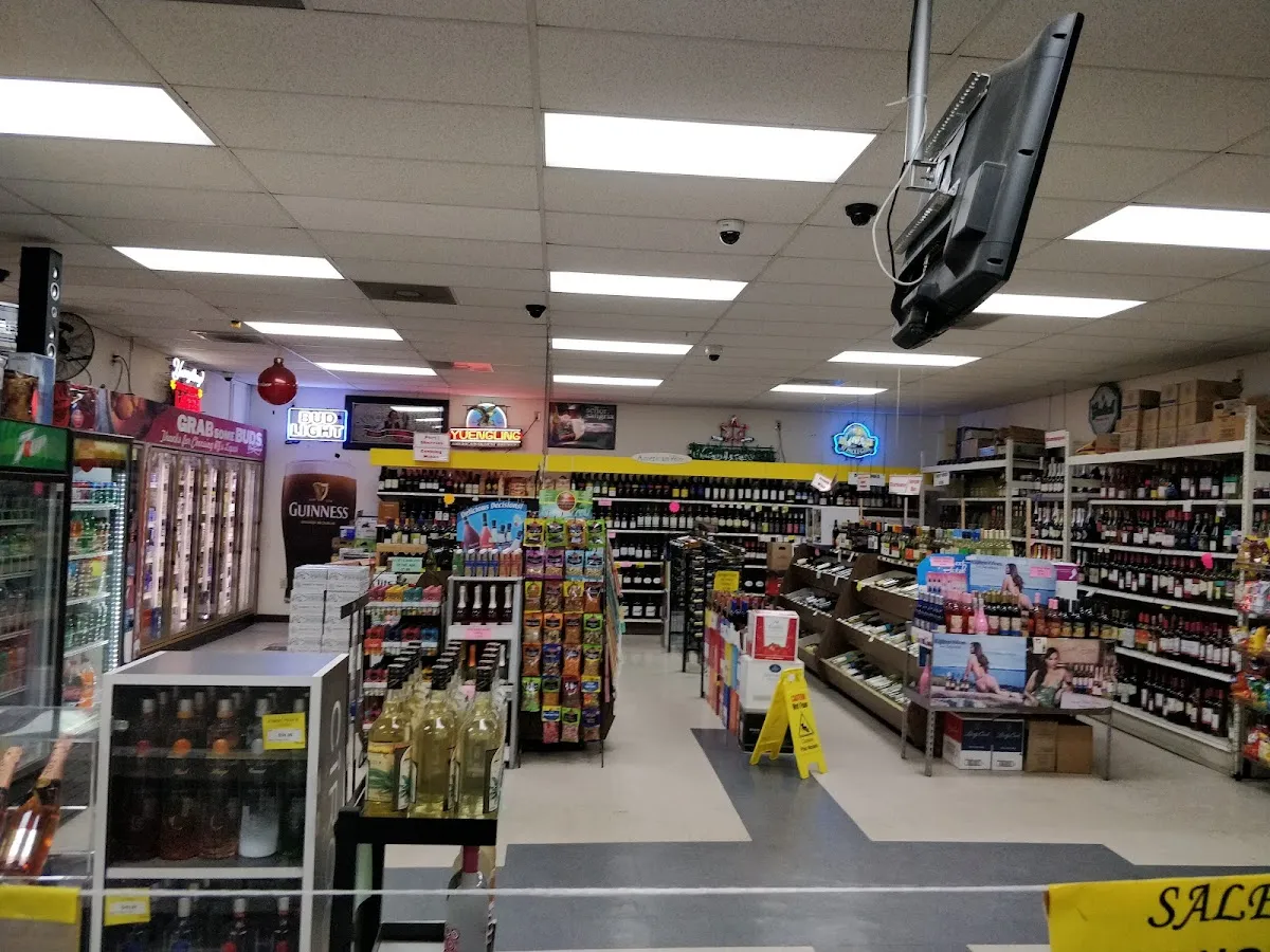 R J's Lounge & Liquors photo 2