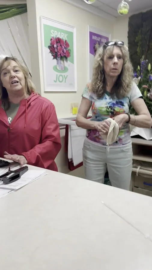 Rainbow Florist & Delectables photo 4