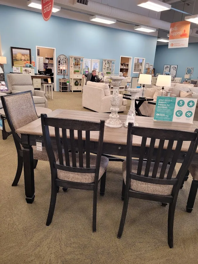 Raymour & Flanigan Furniture and Mattress Outlet photo 4