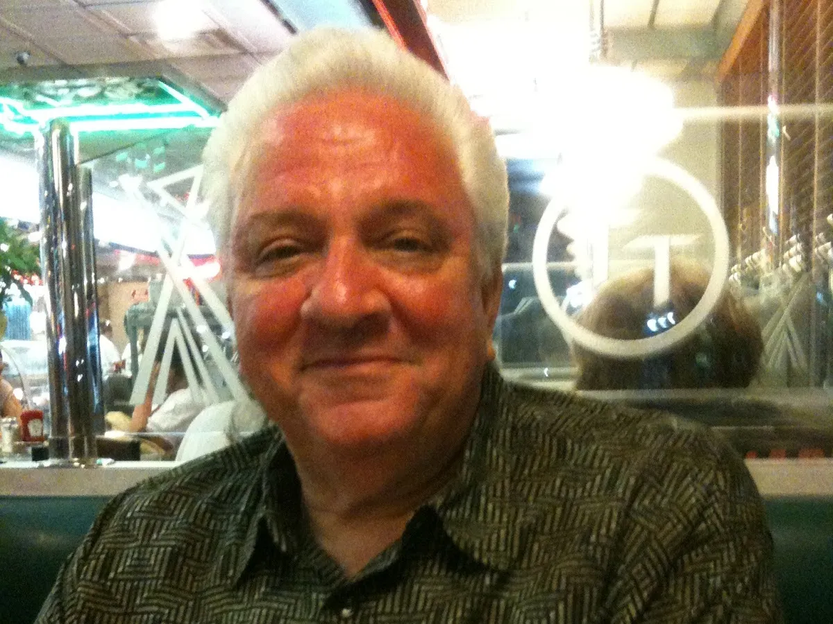 Reliable Mobile Fingerprint and Notary Services