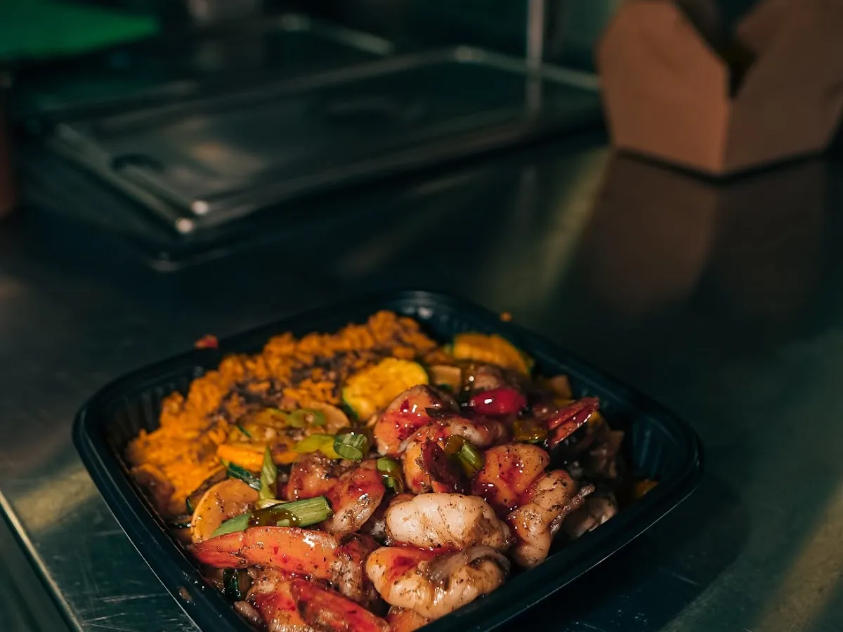 Rhyan's Island Grill photo 4