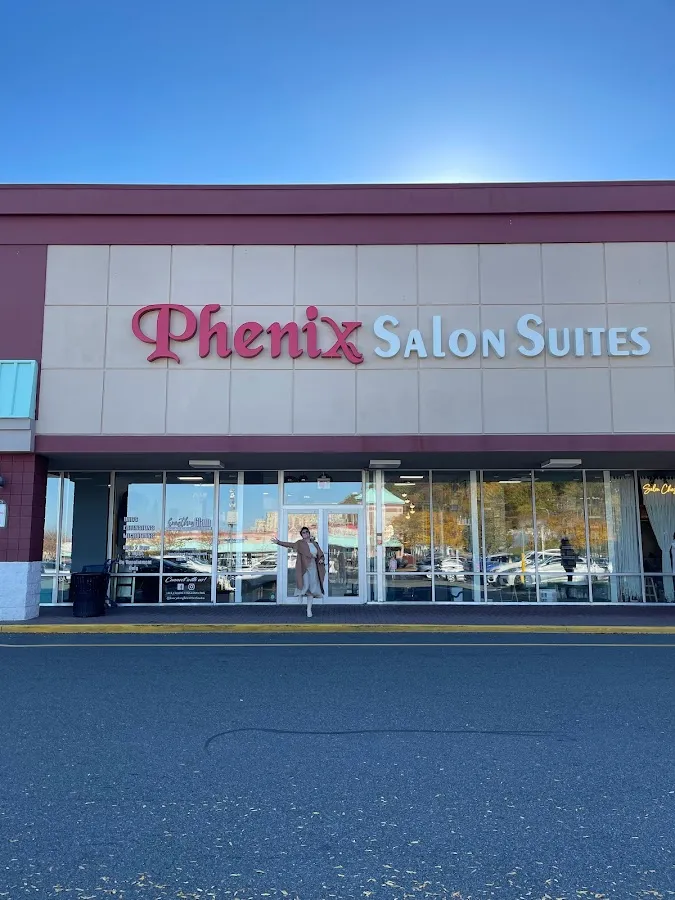 Rico Perfume & Nails photo 4