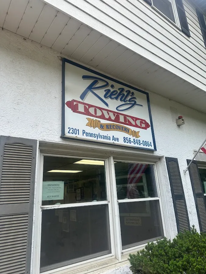 Riehl's Collision photo 2