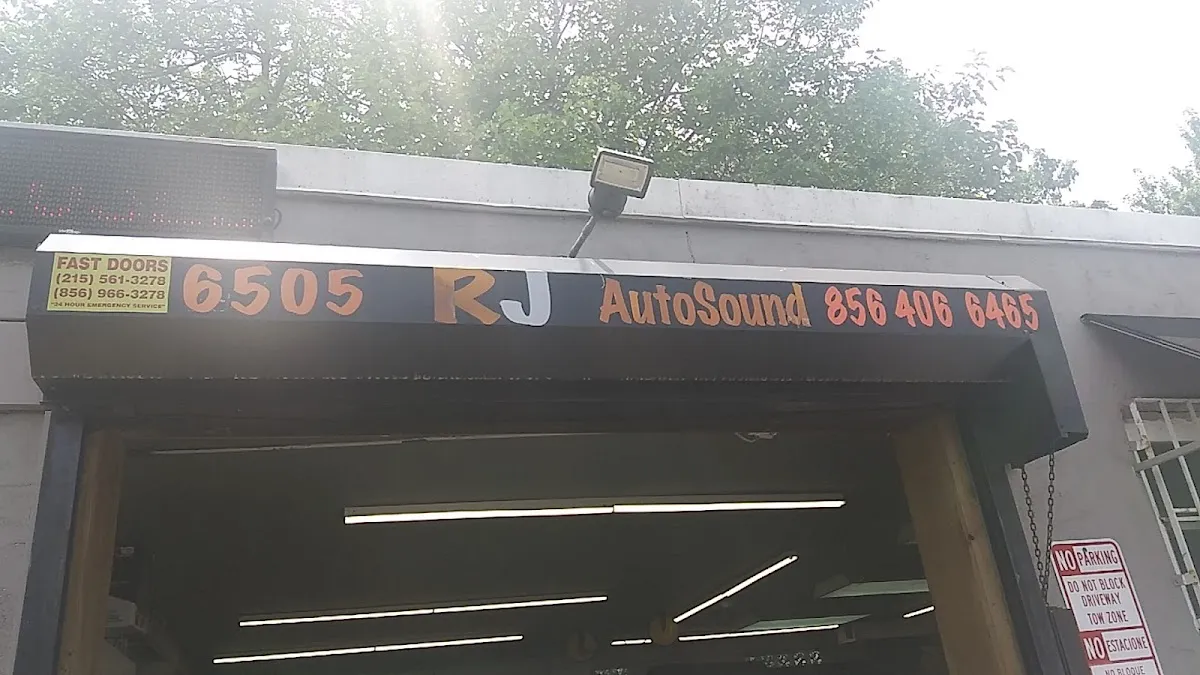 RJ AutoSound & Tint photo 2