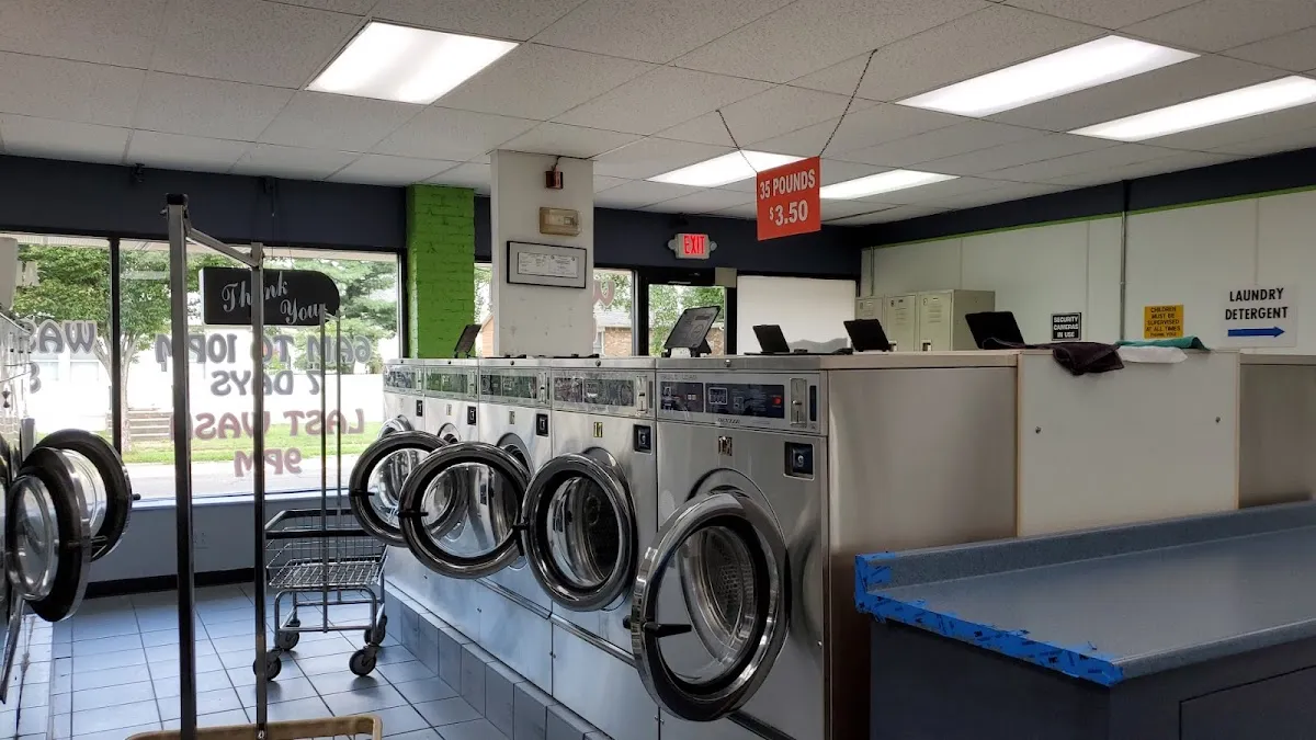 Rochelle Park Laundromat photo 4