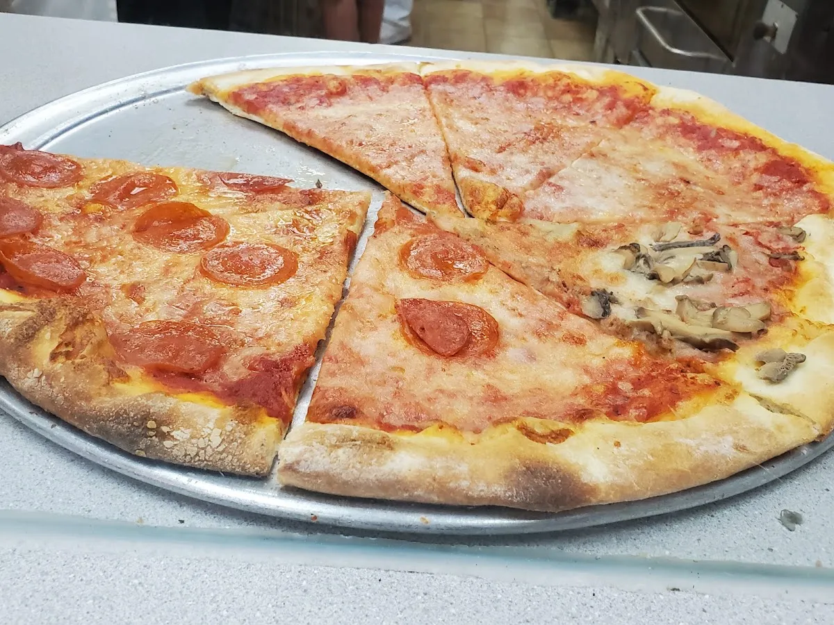 Romeo's Famous Pizzeria photo 4