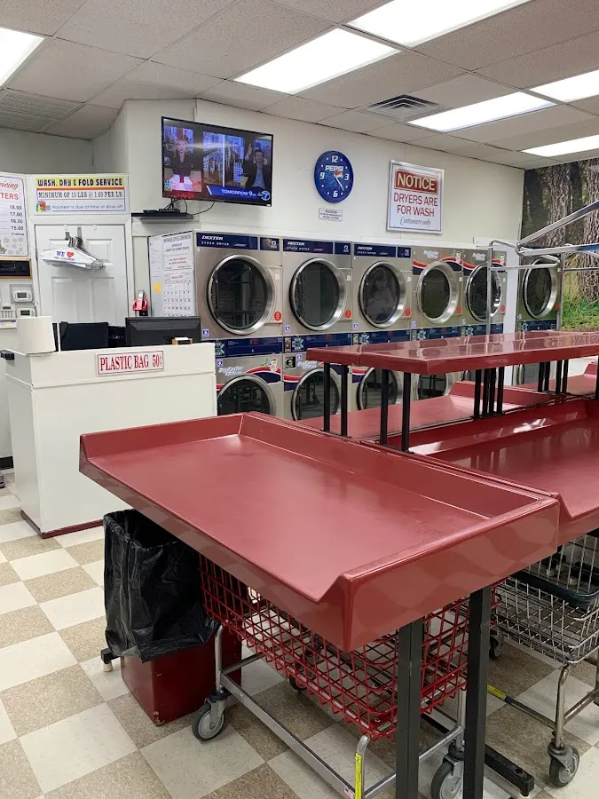 Sabrina Laundromat photo 3