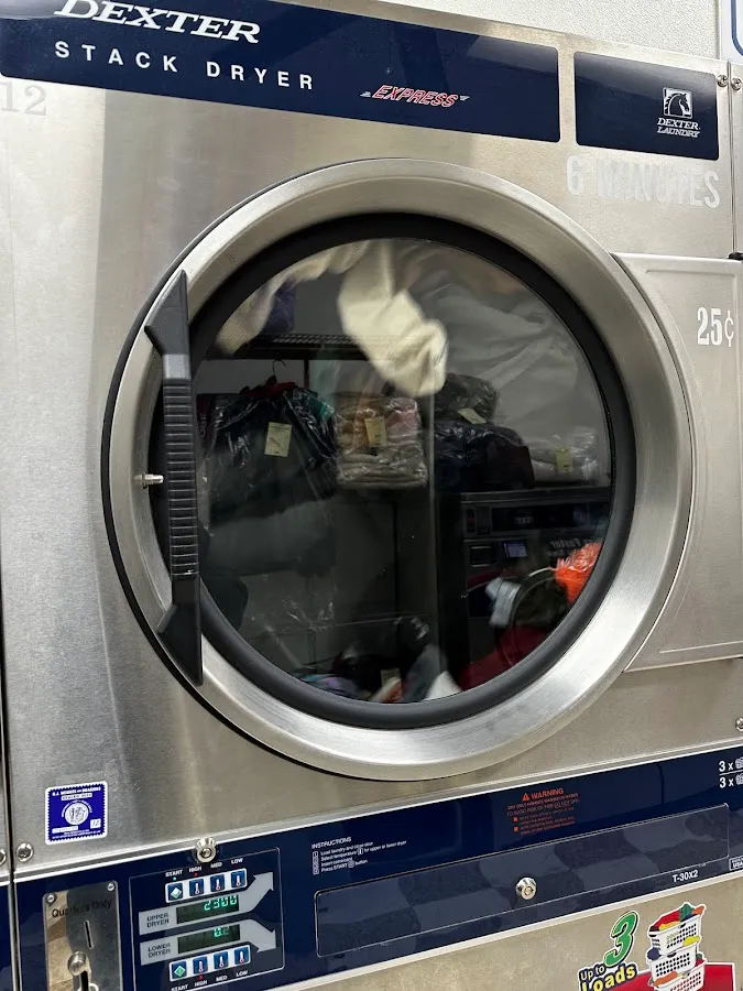 Sabrina Laundromat photo 4