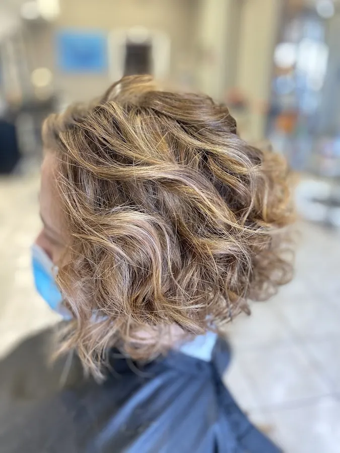 Salon Gossip photo 2