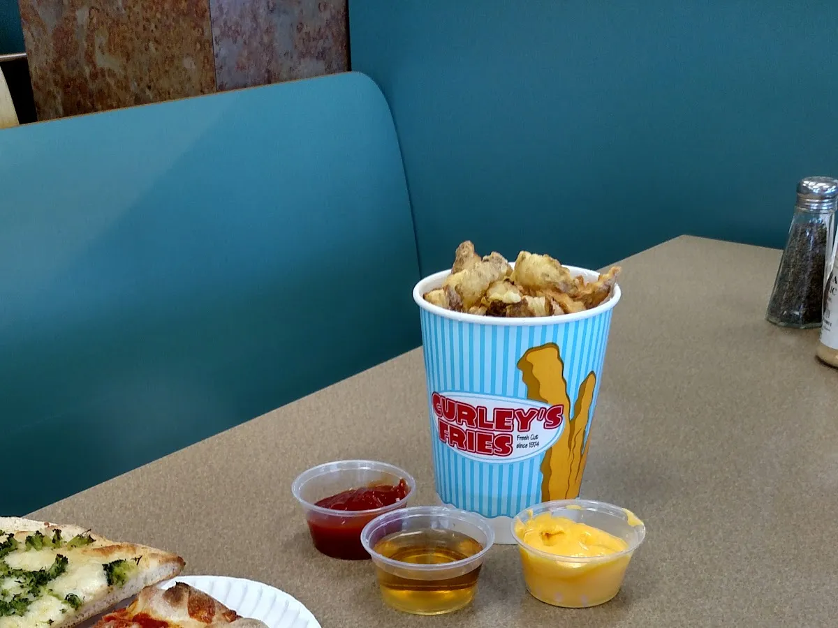 Sam's Pizza Palace photo 3