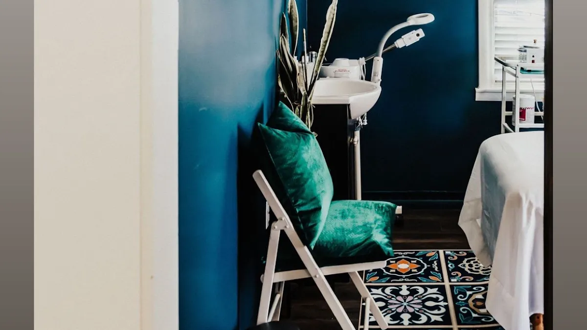 Shade and Seeker Beauty photo 2