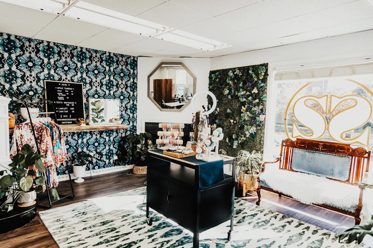 Shade and Seeker Beauty photo 3