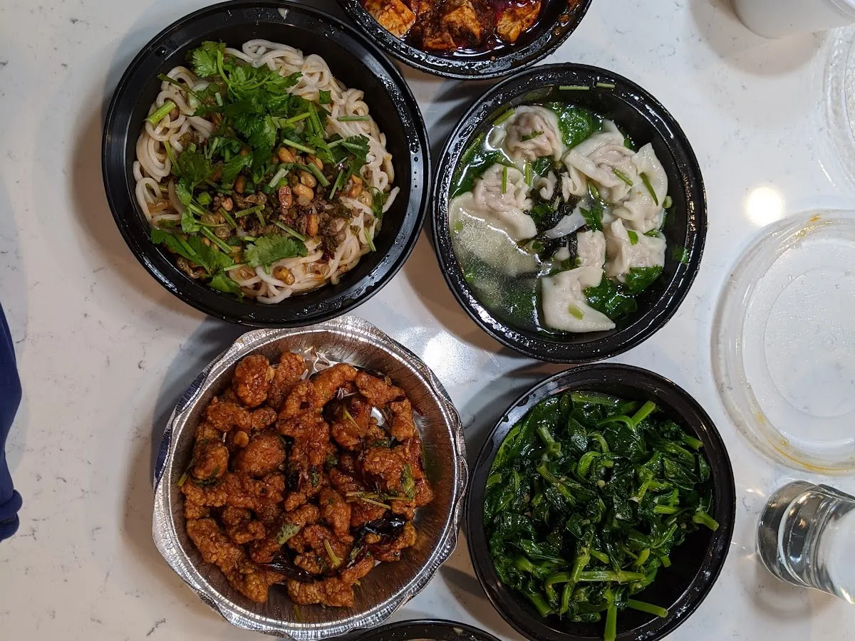 ShangHai Restaurant+ZhangLiang Spicy Hot Pot 张亮麻辣烫 photo 3