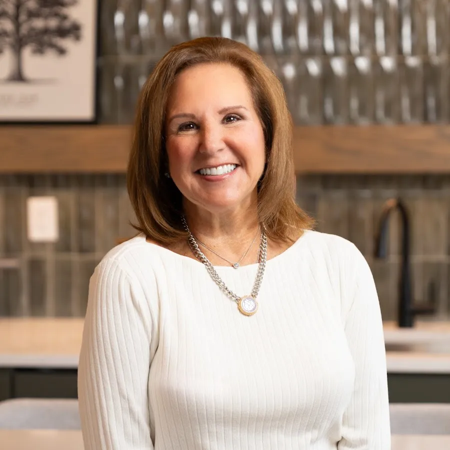 Sharon Sawka, Real Estate Agent