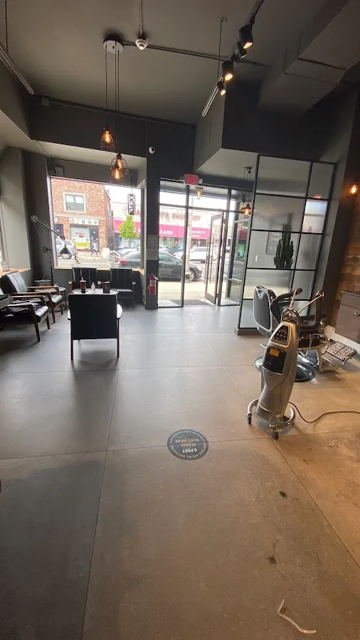 Shilla Men's Hair Salon 신라 이발관 photo 3