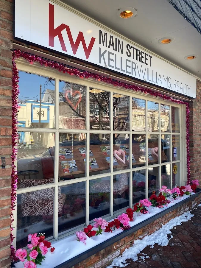 Silvia Hatzell, Realtor photo 2