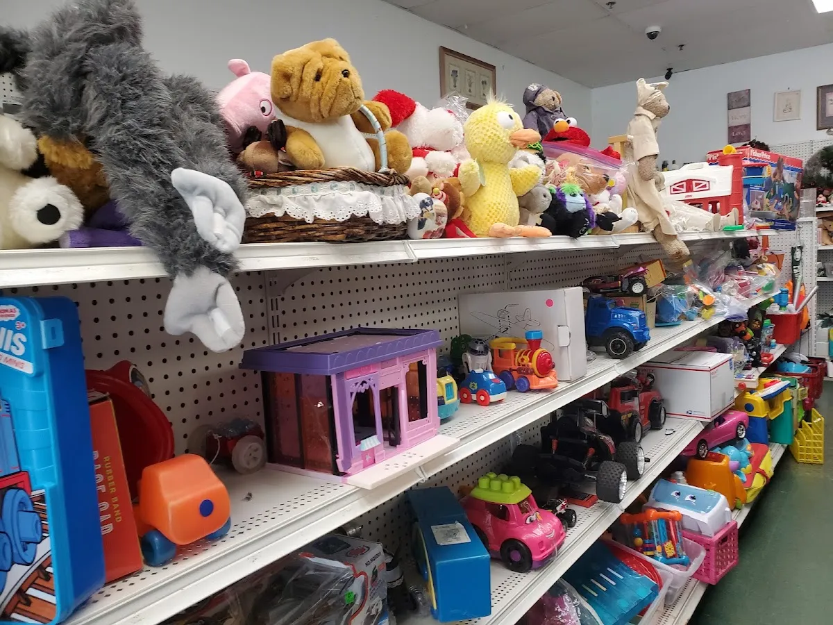 Simply Thrifty Thrift Store photo 3