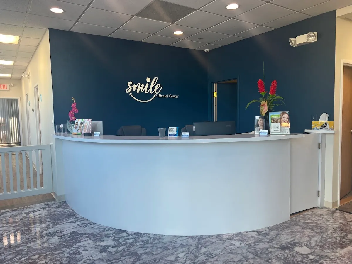 SMILE DENTAL CENTER (Dr. Vanessa / Christine Kyritsis)