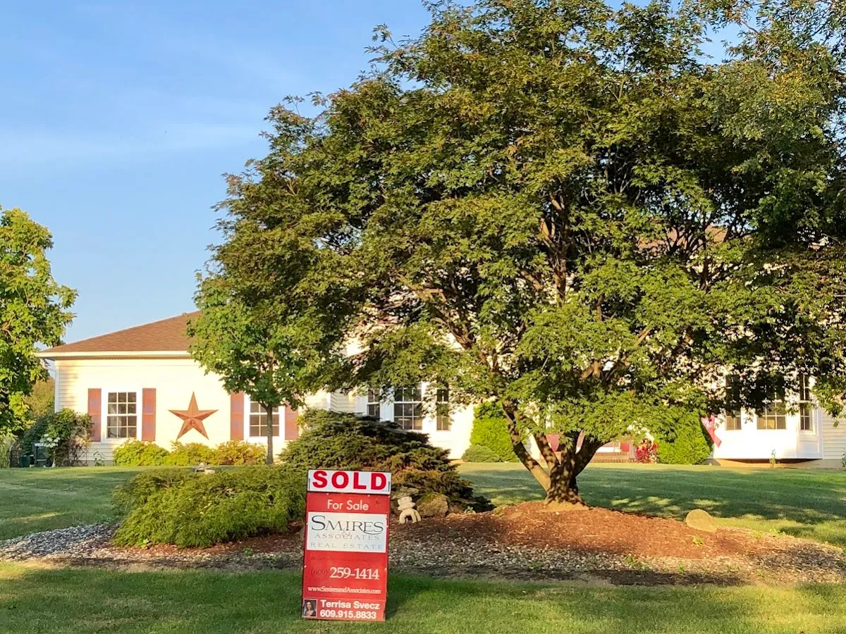 Smires and Associates Real Estate Agency photo 5