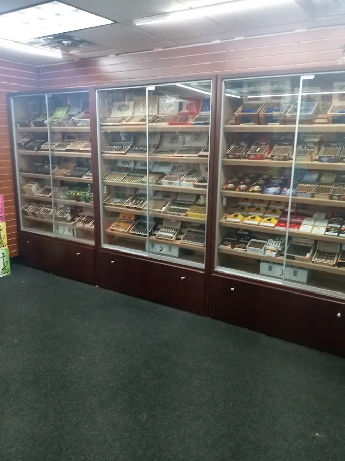 Smoker's Den photo 2