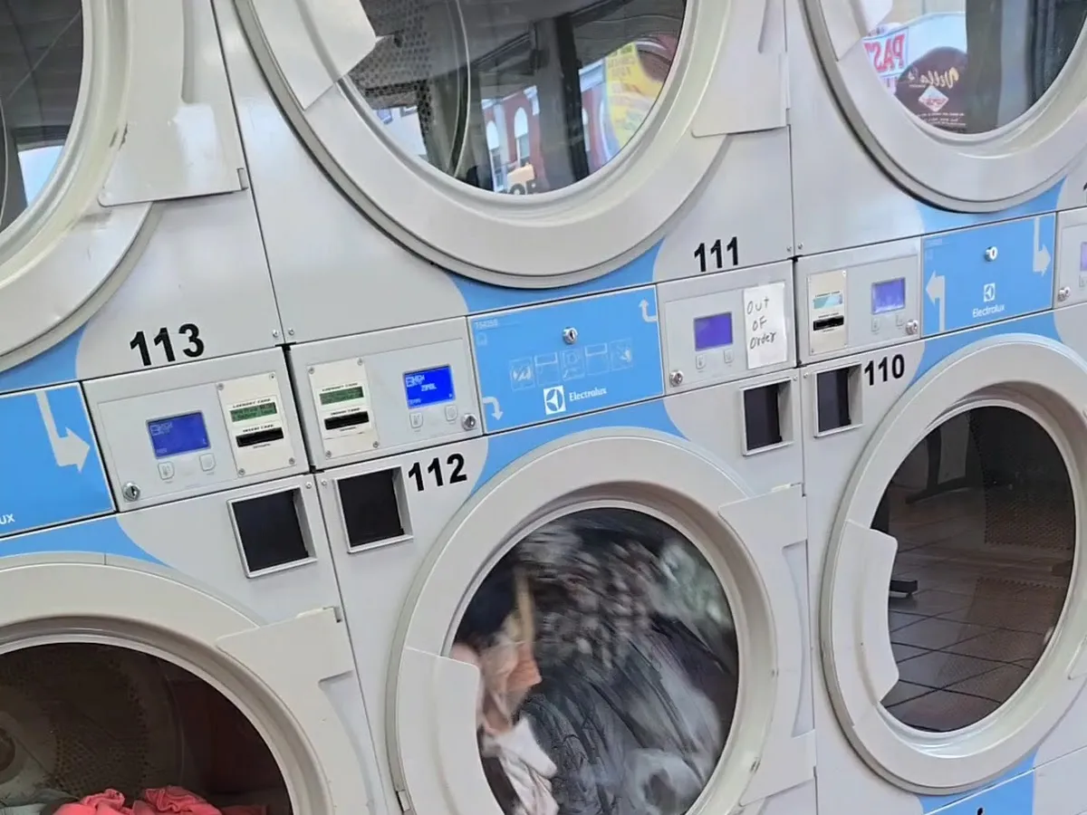 S&T Laundromat photo 5