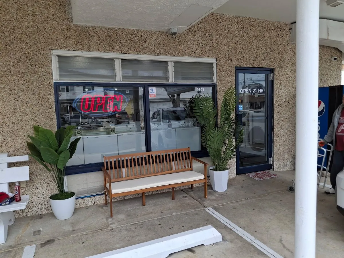 Star Brite Dry Cleaners photo 5