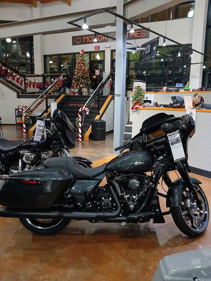 Stars & Stripes Harley-Davidson photo 2