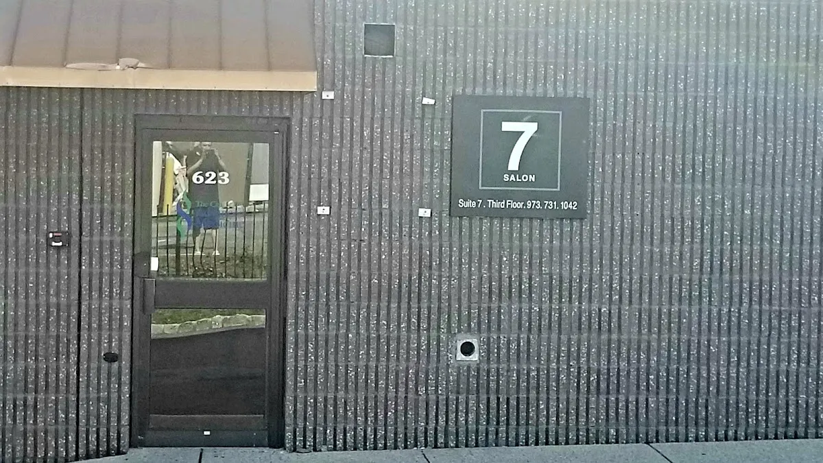 Studio 7 Salon photo 2