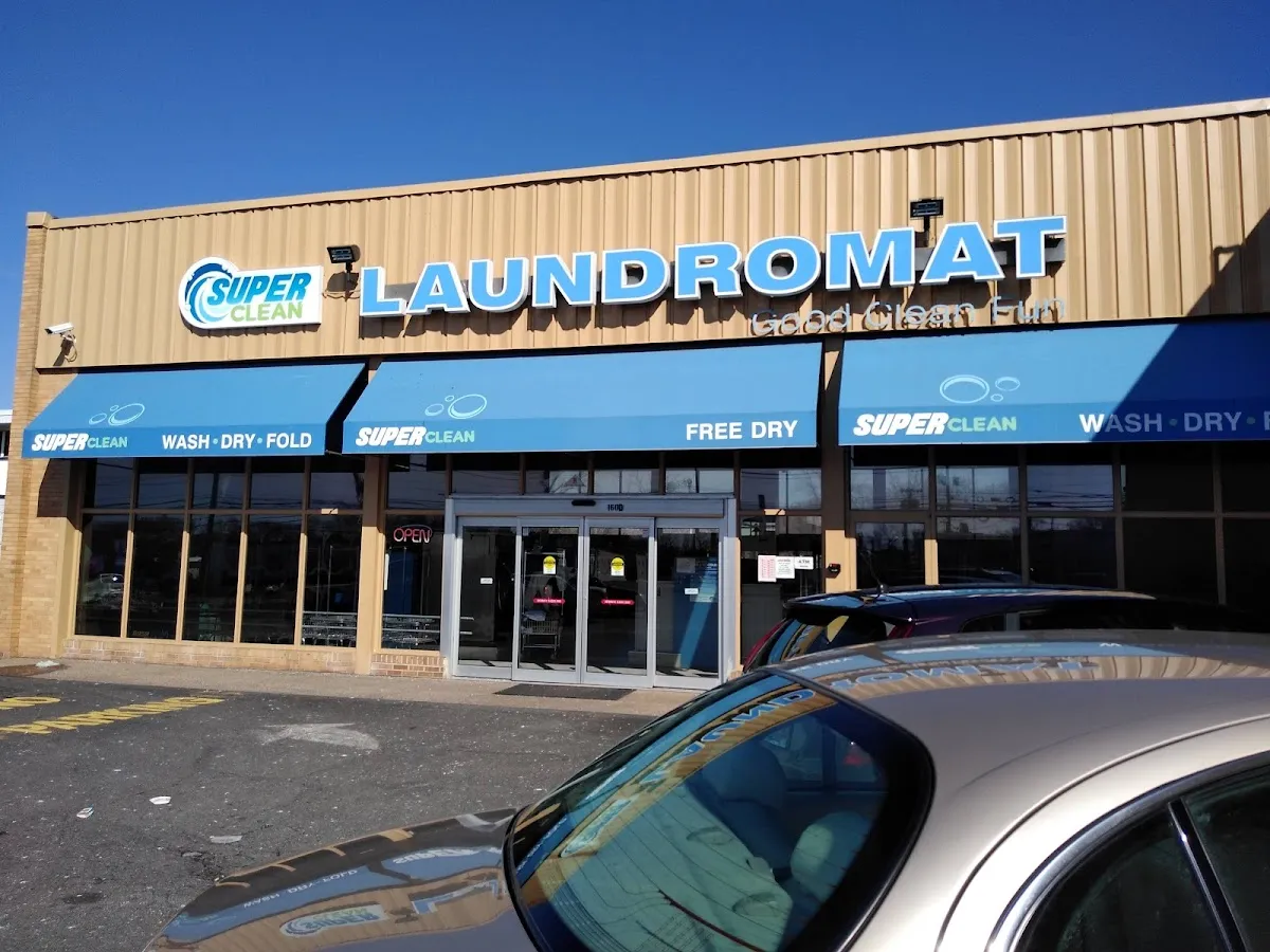 Super Clean Laundromat photo 2
