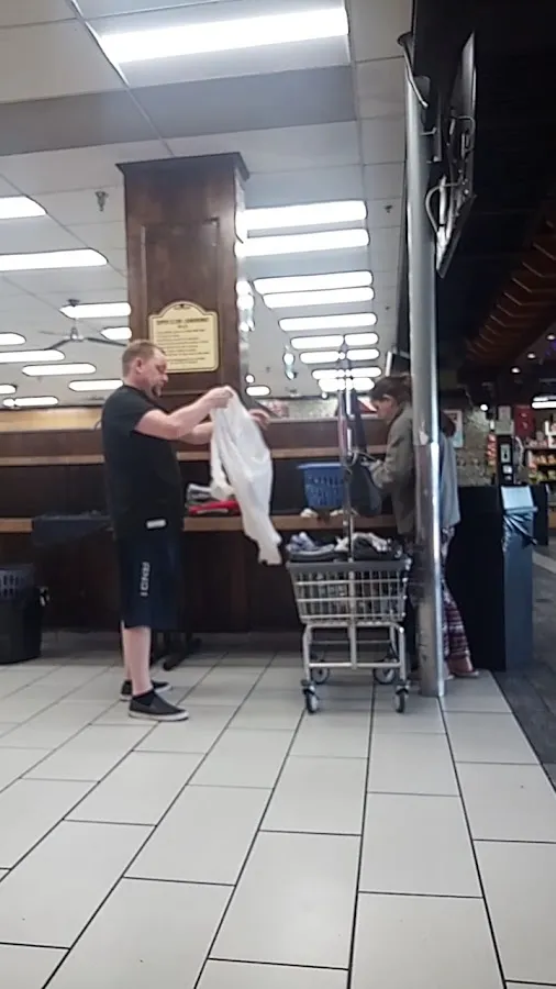 Super Clean Laundromat photo 3